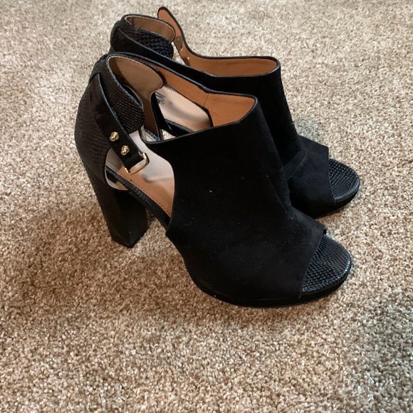 H&M Shoes - Peep toe black heels